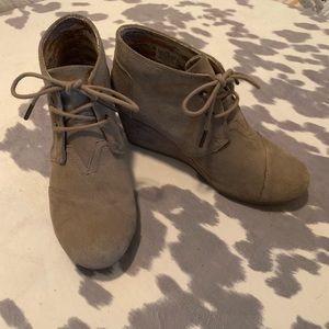 Tan suede Toms - Size 7 1/2